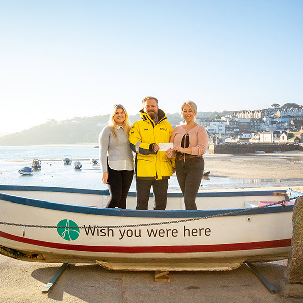 Aspects Holidays helps keep Cornish seas safe