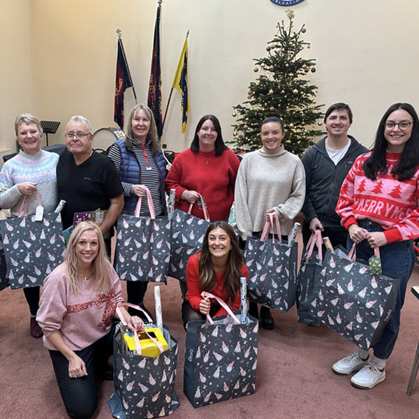 Aspects Holidays brings Christmas joy to children in Cornwall