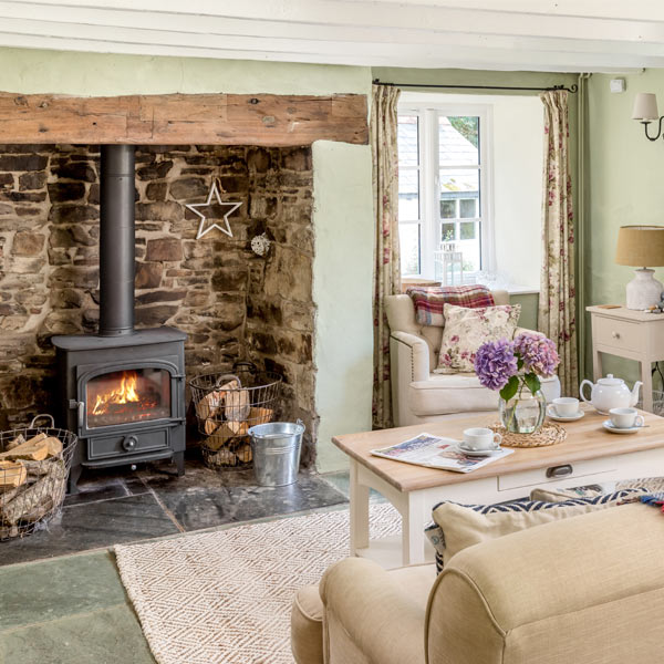 Cosy cottages with woodburners in Cornwall