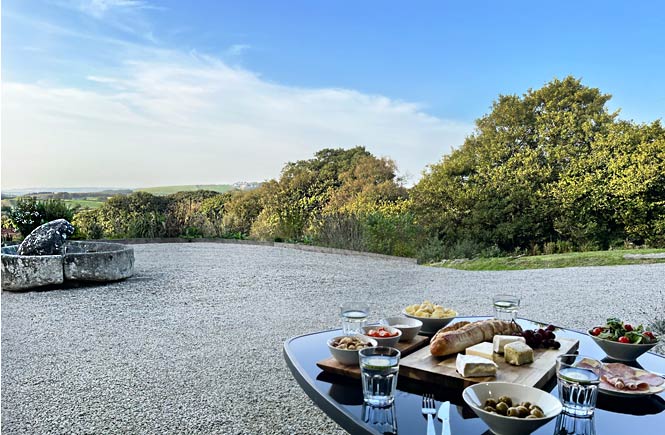 Alfresco dining at The Fern, holiday cottage in Bude